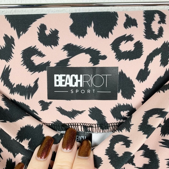 Beach Riot Sport | Cara Leggings Baby Pink Leopard Heart Pattern - Picture 5 of 7